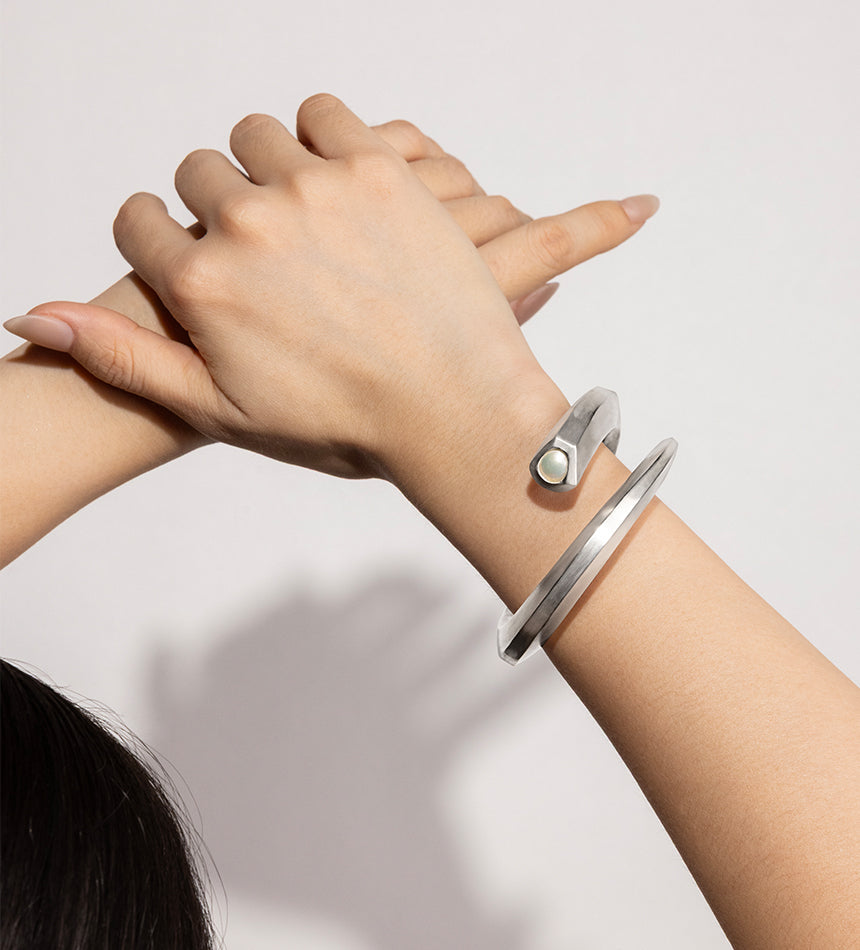 Scythe Cuff Pearl